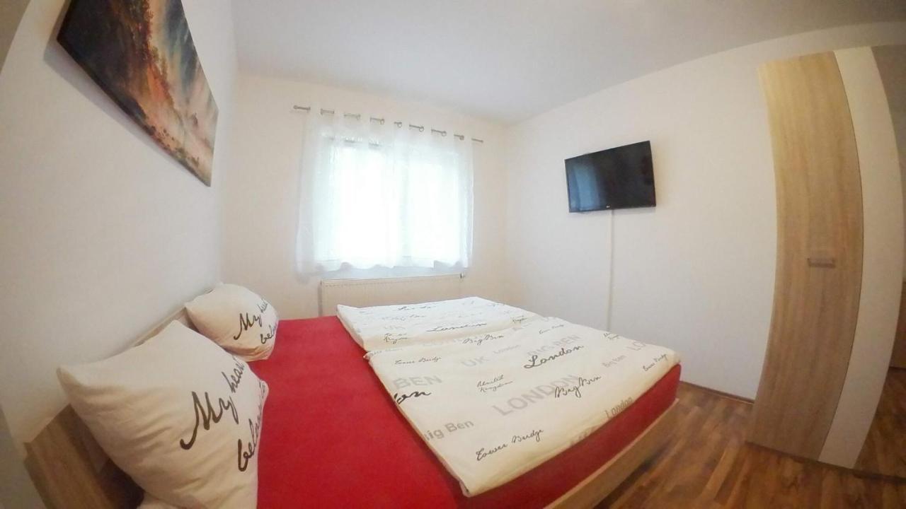 Ferienhaus Fichtenwalde, 160m², 3 SZ, 2 Bäder, bis 6 Personen, Garten, VDSL Exterior foto